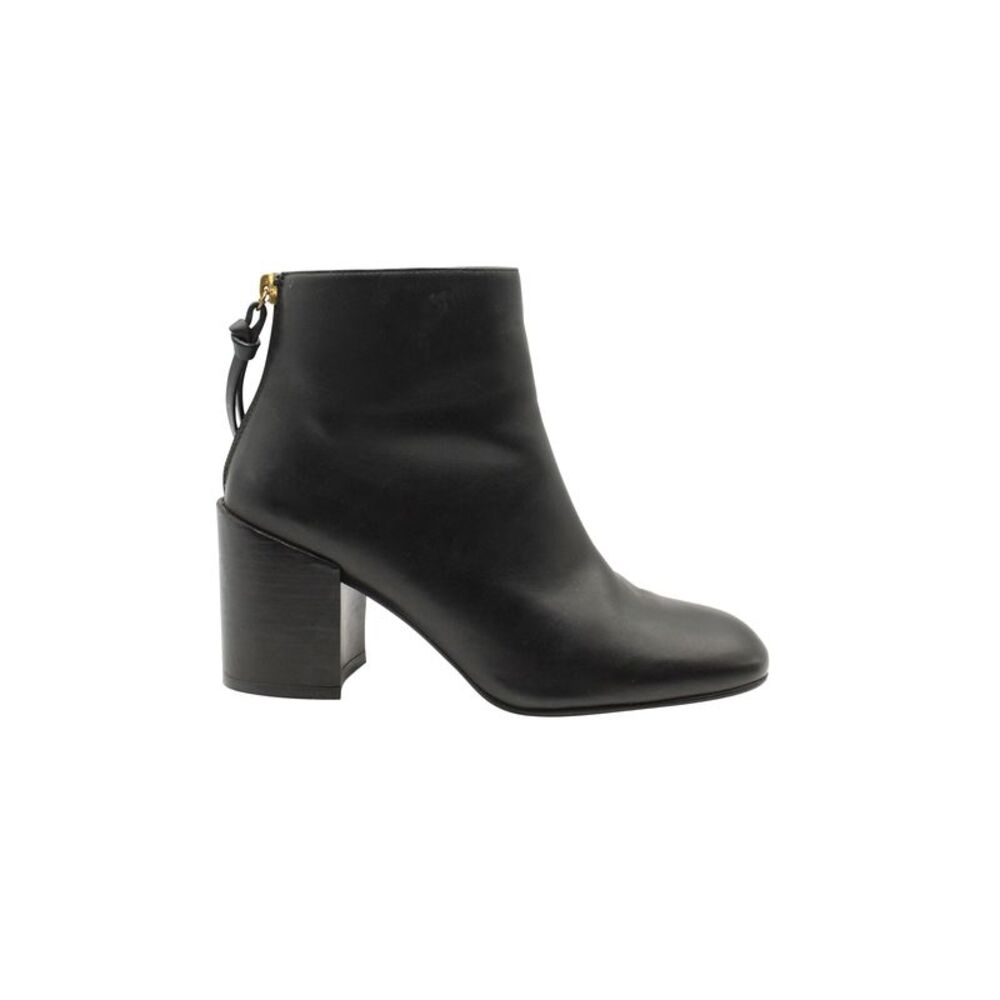Stuart Weitzman Coban Ankle Boots in Black Leather